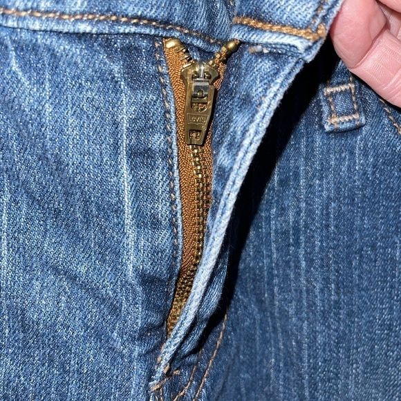 Levi’s 515 Capri With Cuffed Hem - Picture 3 of 12